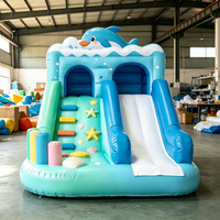 Structure gonflable combinée Escalade et Glisse, avec double toboggan et château rebondissant, pour tout-petits et enfants, idéale pour les jeux en extérieur et les fêtes d'anniversaire