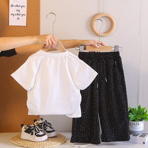 Ensemble d'été 2026 pour filles : Nouvelle collection tendance en coton, motif libellule et strass, manches courtes et pantalon long, deux pièces pour bébés - Product Image 4