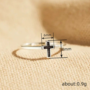 Anello Minimalista a Croce Smaltato per Donna, Gioiello da Dito alla Moda - Product Image 4