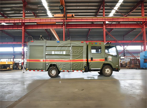 Camions de pompiers Isuzu 4x2, 4 tonnes, avec réservoir d'eau et de mousse de 3500 L, véhicules de lutte contre les incendies pour la lutte contre les incendies industriels - Product Image 5