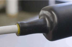 Tube thermorétractable HUS-GR 3:1 et 4:1 en PE à double paroi avec colle, hautement ignifuge, doublé d'adhésif - Product Image 6