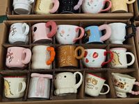 Tasse en céramique à forme irrégulière motif dessin animé mignon, pour café, lait, thé, tasse à motifs, tasse à eau domestique en céramique, cadeau pour fêtes et réunions