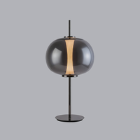 Lampu Meja Besi Kaca Hitam Mutiara Modern dengan Diffuser Bergaris, LED Dimmable, Cahaya Ambient Elegan untuk Kamar Tidur dan Nakas