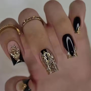 <span class=keywords><strong>Uñas</strong></span> postizas cuadradas <span class=keywords><strong>negras</strong></span> y doradas al por mayor, diseños de <span class=keywords><strong>uñas</strong></span> acrílicas brillantes <span class=keywords><strong>con</strong></span> lentejuelas - Product Image 1