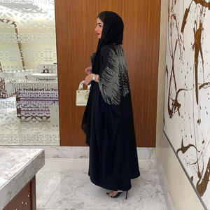 212 tradizionale Cardigan nero con perline di strass <span class=keywords><strong>Aya</strong></span> da donna vestito musulmano modesto lusso <span class=keywords><strong>Aya</strong></span> Dubai Robe da donna abbigliamento islamico - Product Image 4