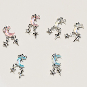 Boucles d'oreilles pendantes en alliage de zinc, bijoux pour femmes, motif lune et étoile, rose, bleu, blanc, charme clair de lune, pour un style jeune et féminin - Product Image 2