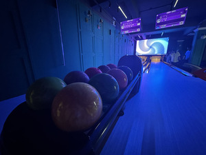 इनडोर हॉल गेम हॉट सेलिंग बॉल सेट वयस्क गेंदबाजी मशीन कम कीमत गेंदबाजी उपकरण - Product Image 5