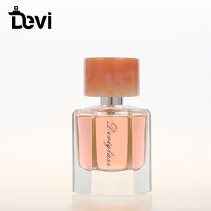 Flacons de parfum en verre de luxe vides en gros Devi, rechargeables avec pulvérisateur à pompe, estampage à chaud, étanches et écologiques - Product Image 1