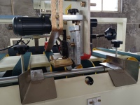 Machine semi-automatique à coller les dossiers Machine semi-automatique à coller les cartons pliants