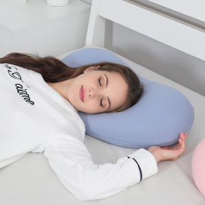 Livraison Gratuite Nouvelle Mise À Niveau Haute Élastique En Mousse à Mémoire Oreiller Chat Du Ventre Confortable Tactile Gelée Oreiller Lit Oreiller Cou - Product Image 3