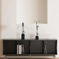 Sculpture de Figurine Noire en Métal et Marbre Faite à la Main, Décoration d'Intérieur Moderne pour Salon et Bureau, Design Créatif