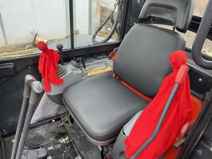 รถขุดขนาดเล็ก Kubota U35 3.5 ตัน นำเข้าจากญี่ปุ่น สภาพดี ชั่วโมงการทำงานต่ำ ได้รับการรับรอง EMC พร้อมหัวเจาะ - Product Image 5