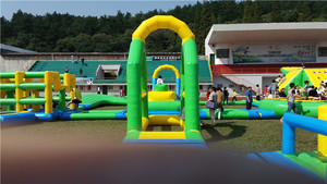 Structure gonflable commerciale haute capacité pour parcs d'attractions, sports nautiques estivaux et compétitions aquatiques, en vinyle/PVC - Product Image 5