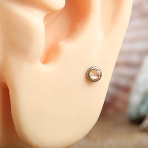 Giometal ASTM F136 titanio Mico Piercing dérmico Tops con bisel Set Crystal Gems Helix Tragus Body Piercing joyería al por mayor - Product Image 6