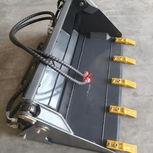 Bucket 4-in-1 untuk Mini Skid Steer <span class=keywords><strong>Loader</strong></span>, Attachment Bucket Multifungsi Empat dalam Satu untuk Crawler Skid Steer <span class=keywords><strong>Loader</strong></span> - Product Image 3