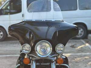 Gebruikt Harley Davidson Electra Glide motorfiets, 1690cc benzine tweewieler zwart met koffers - Product Image 2