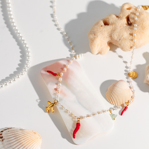 สร้อยคอประดับมุกพร้อมจี้รูปพริกสีแดงมุกเทียมสีทองเครื่องประดับแฟชั่น - Product Image 3