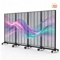 Pantalla LED Transparente de Malla P3.91 P7.82, Pantalla LED Curva de 3840Hz de Alta Frecuencia de Actualización para Fachadas de Vidrio, Señalización Digital