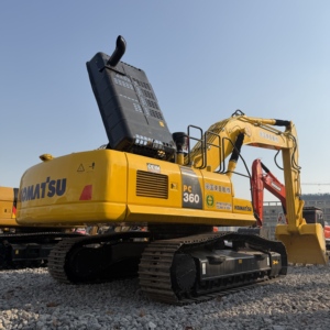 Excavadora de cadenas Komatsu PC360 usada, 36 toneladas, original de Japón, pocas horas de uso, para trabajos pesados en minería y construcción. - Product Image 1