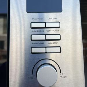 Horno Microondas Integrado de 20L, Acero Inoxidable, Color Plateado, Estándar del Reino Unido, 220v 50hz, Potencia de Entrada 1080W y Salida 700W, Modelo 20UG21 - Product Image 3