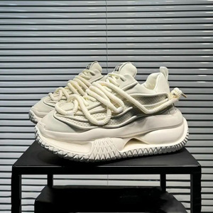 2025 scarpe Casual da uomo di tendenza in tinta unita bianco puro nero resistente alle macchie versatili per lo stile da passeggio Influencer sceglie le scarpe da papà - Product Image 2