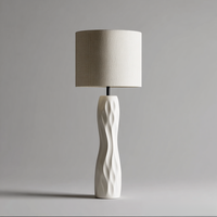 Lampe de table moderne ST en PETG imprimée en 3D avec base texturée, abat-jour blanc, grande taille, éclairage pour salon