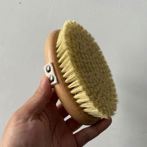 Cepillo Ovalado de Madera al por Mayor con Cerdas Naturales de Sisal para Exfoliación Corporal y Cuidado de la Piel en el Baño - Product Image 1