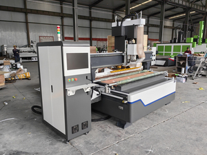 Machine de sculpture sur bois CNC ATC robuste 2140, utilisée pour la sculpture sur bois de meubles et d'armoires. - Product Image 4