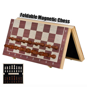 Scacchiera pieghevole portatile per bambini principianti in bianco e nero pezzi di <span class=keywords><strong>scacchi</strong></span> in legno massiccio pieghevole magnetica scacchiera Set - Product Image 1