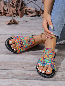 Sandales plates respirantes pour femmes, grandes tailles 36-43, style plage, semelle en caoutchouc polyvalente, design élégant - Product Image 5