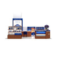 Positionnement de la marque de soins de la peau haut de gamme, espace d'exposition de type vente au détail hors ligne / pop-up, panneaux en bois brun, vitrine