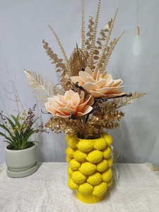 Jarrón de Porcelana con Forma de Fruta Amarilla Hecho a Mano en Sicilia, Italia, Jarrón de Cerámica con Limones Grandes, Venta al Por Mayor Personalizada - Product Image 3