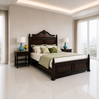 Lit king size moderne de luxe en bois massif avec tête de lit sculptée à la main et tables de chevet assorties pour mobilier de chambre