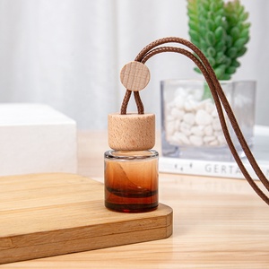Grosir 8ml <span class=keywords><strong>Diffuser</strong></span> minyak esensial penyegar udara aromaterapi tutup mahkota kaca gantung botol parfum mobil - Product Image 4