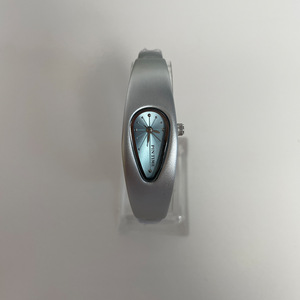 Montre Waterdrop - Modèle tendance et de niche pour hommes et femmes, style hip-hop, design élégant, montre-bracelet résistante à l'eau - Product Image 1