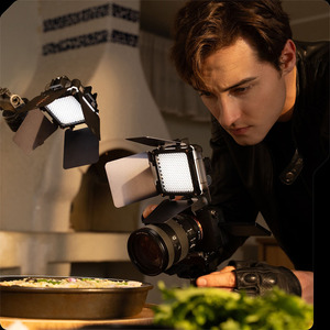 ZHIYUN FIVERAY M20 M20C 20W Mini Lampe Vidéo Puissante 2700-6500K Température de Couleur Matériau ABS Lumière d'Appoint Photo <span class=keywords><strong>Studio</strong></span> Extérieur - Product Image 2