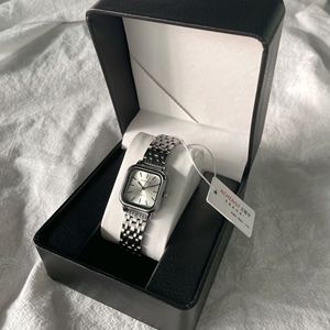 Hộp đựng đồng hồ nam thời trang cao cấp bán buôn, in logo tùy chỉnh, màu đen, nắp gập, chất liệu gỗ, làm quà tặng - Product Image 4