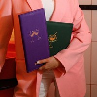Couverture de menu de restaurant avec logo en relief : porte-liste de vins en cuir PU