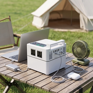 Générateur d'énergie portable d'extérieur CY‑300W‑01, 300W, plusieurs interfaces de charge, corps compact, pour la pêche, les pique-niques, les travaux sur le terrain - Product Image 3