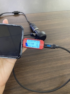 شاحن سيارة قابل للسحب مع منفذ USB-C للشحن السريع، مزود بكابل ومنفذين للشحن، متوافق مع الهواتف المحمولة والأجهزة الإلكترونية - Product Image 2