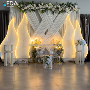 Arche de toile de fond LEDA en métal blanc pour événements de luxe, décoration de fête, toile de fond LED en fer en forme d'algues pour mariage - Product Image 1