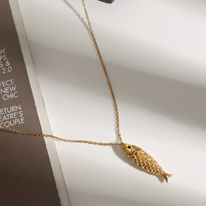 Collar con Colgante de Pez Koi en Acero Inoxidable Chapado en Oro de 18k, Diseño del Zodiaco Animal, Joyería para Uso Diario - Product Image 2