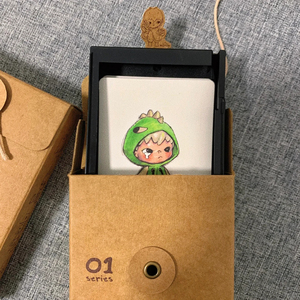 Scatola in Carta Kraft di Alta Qualità 450g/400g Personalizzabile, Scatola Nera Stampata per Blind Box/Documenti con Occhielli e Cordino - Product Image 4