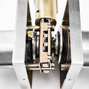 उच्च गुणवत्ता वाले स्टेनलेस स्टील भारी ड्यूटी डोर हैंडल लॉक बेडरूम या बाथरूम के लिए प्रमुख सिलेंडर टिकाऊ एंटी-चोरी सुविधा के साथ - Product Image 5