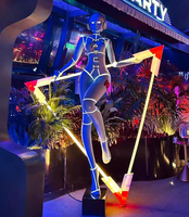 Sculpture de déesse robotique futuriste Hajime Sorayama avec anneau lumineux LED, statue de robot féminin chromé cyberpunk pour la décoration de bar, KTV, club