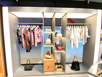 Renforcer la reconnaissance de la marque |   Accessoires de présentation pour magasins de mode et équipements de boutique, présentoirs et portants à vêtements pour magasins de détail