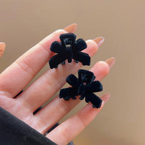 Pinzas <span class=keywords><strong>para</strong></span> el Cabello con Lazo <span class=keywords><strong>de</strong></span> Terciopelo Rojo Estilo Dulce <span class=keywords><strong>de</strong></span> Año Nuevo con Perlas, Pinzas Pequeñas Tipo Pico <span class=keywords><strong>de</strong></span> Pato y Laterales <span class=keywords><strong>para</strong></span> Mujer, Empaque en Cartón - Product Image 5