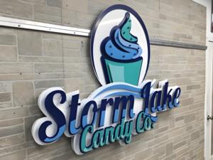 Vendita di fabbrica Lakers 3D illuminati a LED in acrilico cartelli a muro per affari insegne elettroniche per edifici - Product Image 2