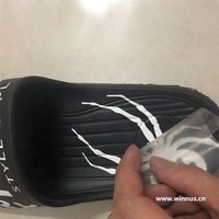 Autocollant de coussin de chaussures découpé avec logo personnalisé autocollant d'étiquette en tissu de chapeau de sac de pantoufle autocollant de transfert à froid pour tissu