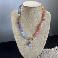 Collier en perles de pierres naturelles colorées personnalisé en gros, pendentif cube en pierres précieuses arc-en-ciel plaqué or, bijoux pour femmes pour les boutiques